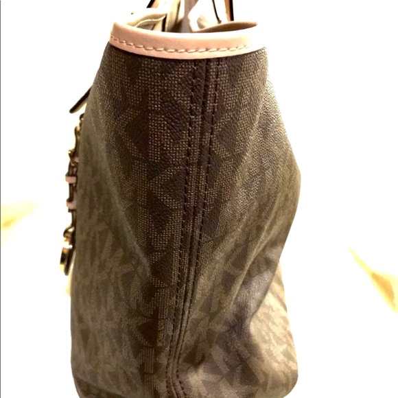 Michael Kors Signature Jet Set Travel Brown Tote - Picture 2 of 8